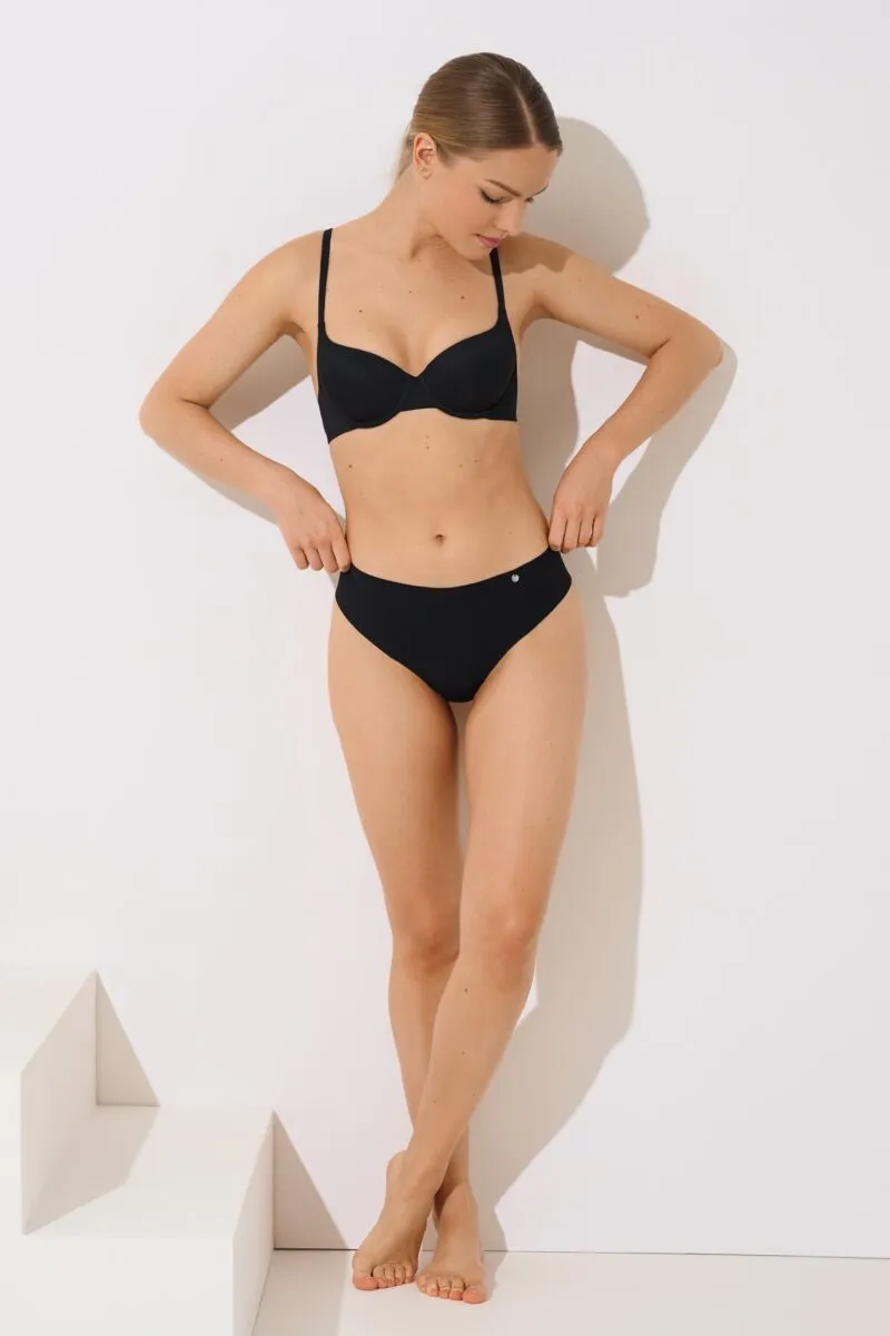 022173 BELLA Brazilian Briefs