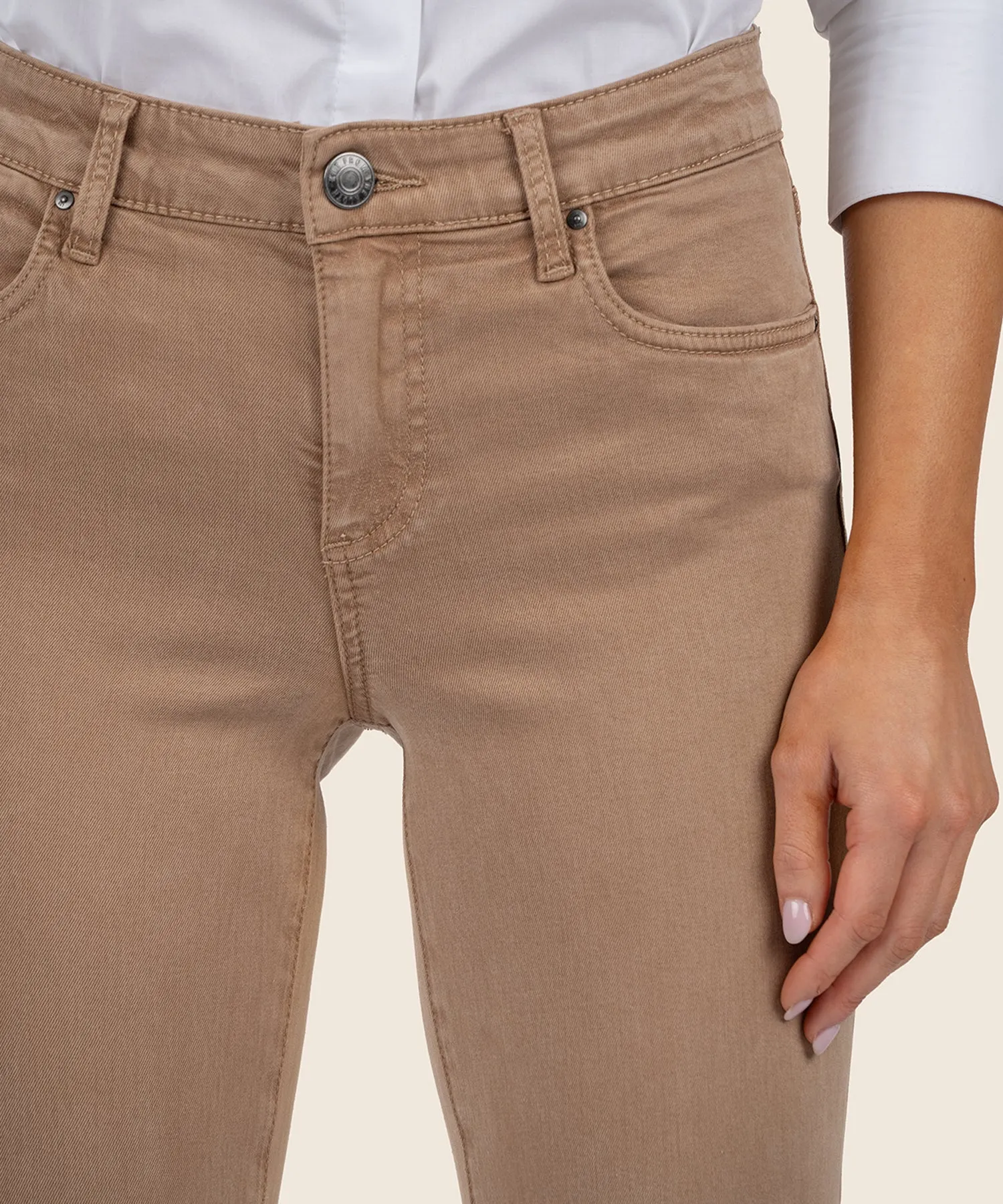 Amy Mid Rise Crop Straight Leg