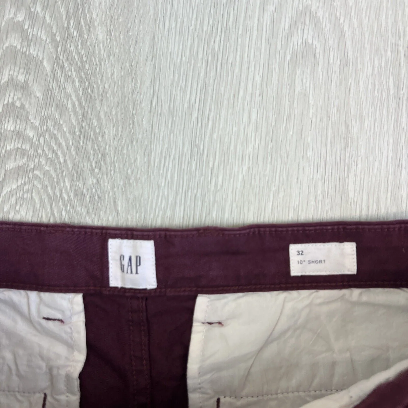 GAP Mens Maroon 10 Inch Stretch Chino Short Size 32 (NEW)