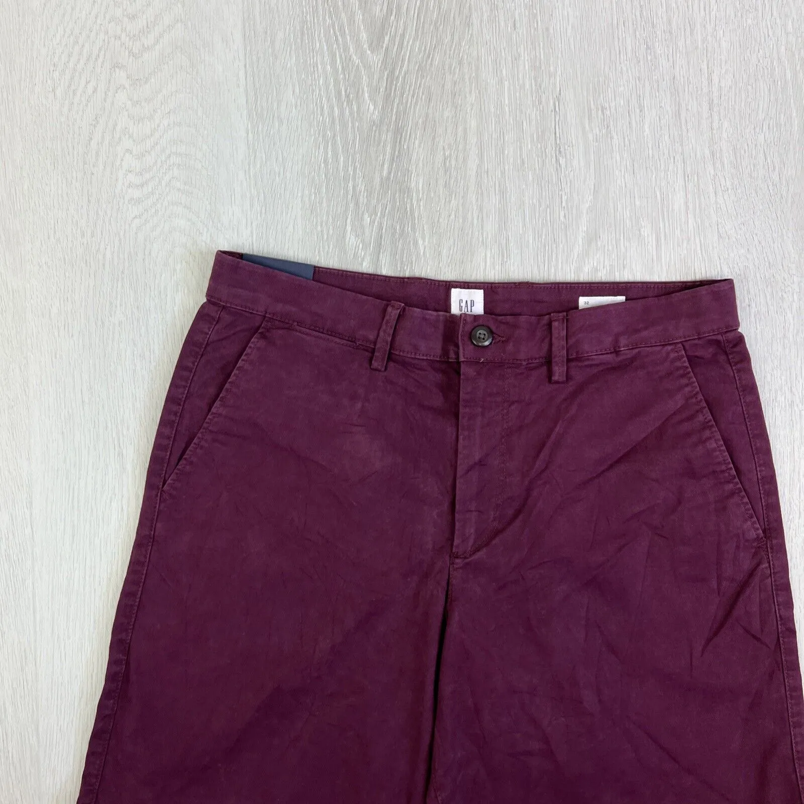 GAP Mens Maroon 10 Inch Stretch Chino Short Size 32 (NEW)