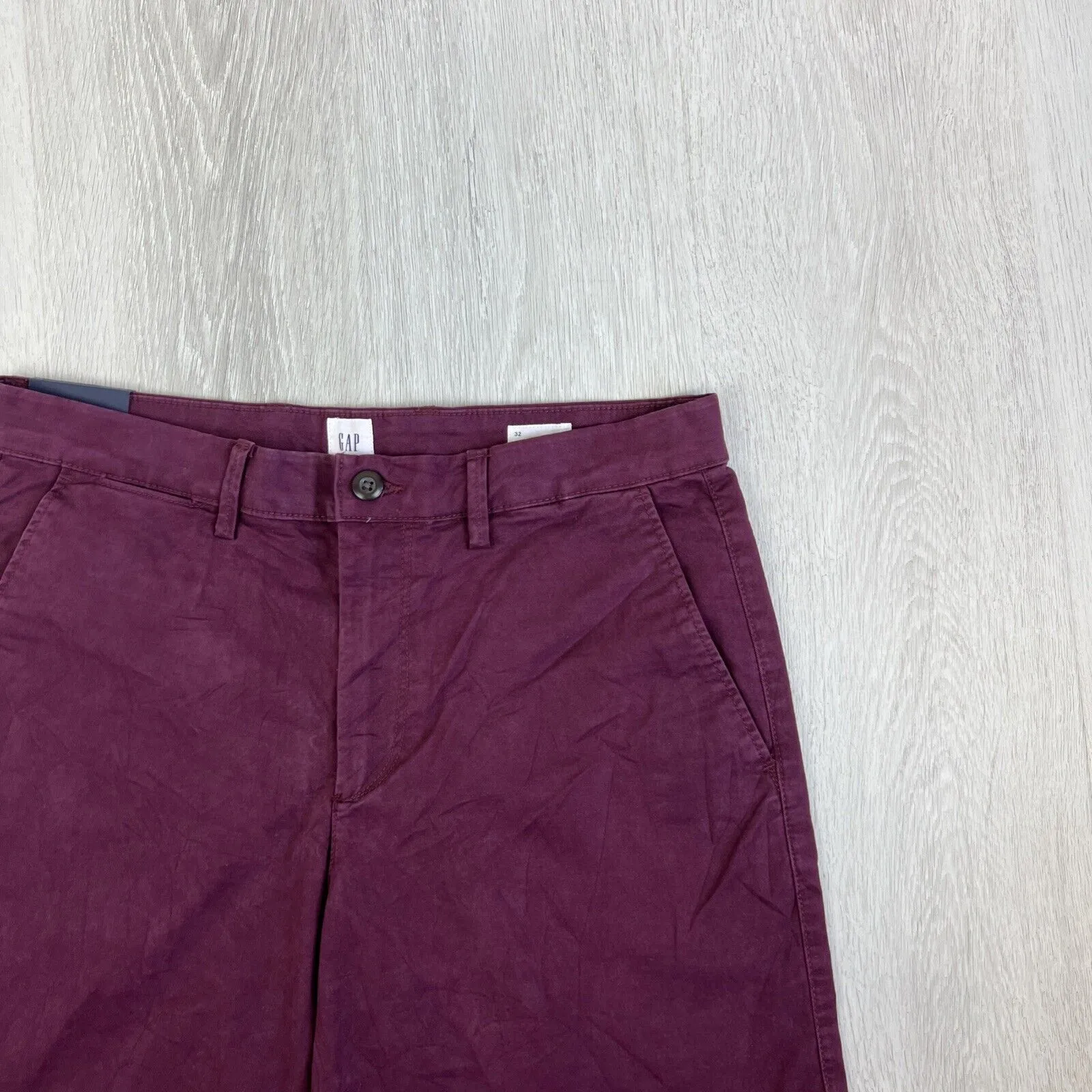 GAP Mens Maroon 10 Inch Stretch Chino Short Size 32 (NEW)