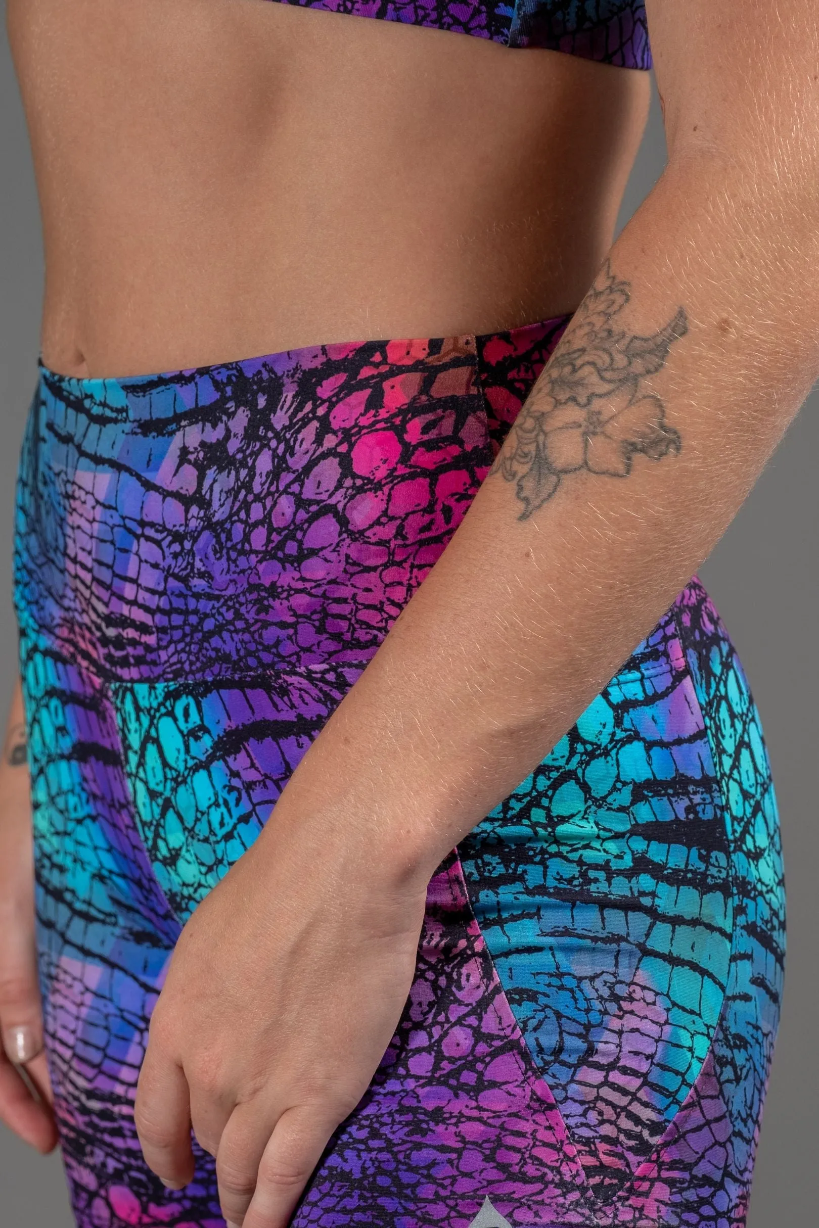 Mid Waist Short Shorts - Viper
