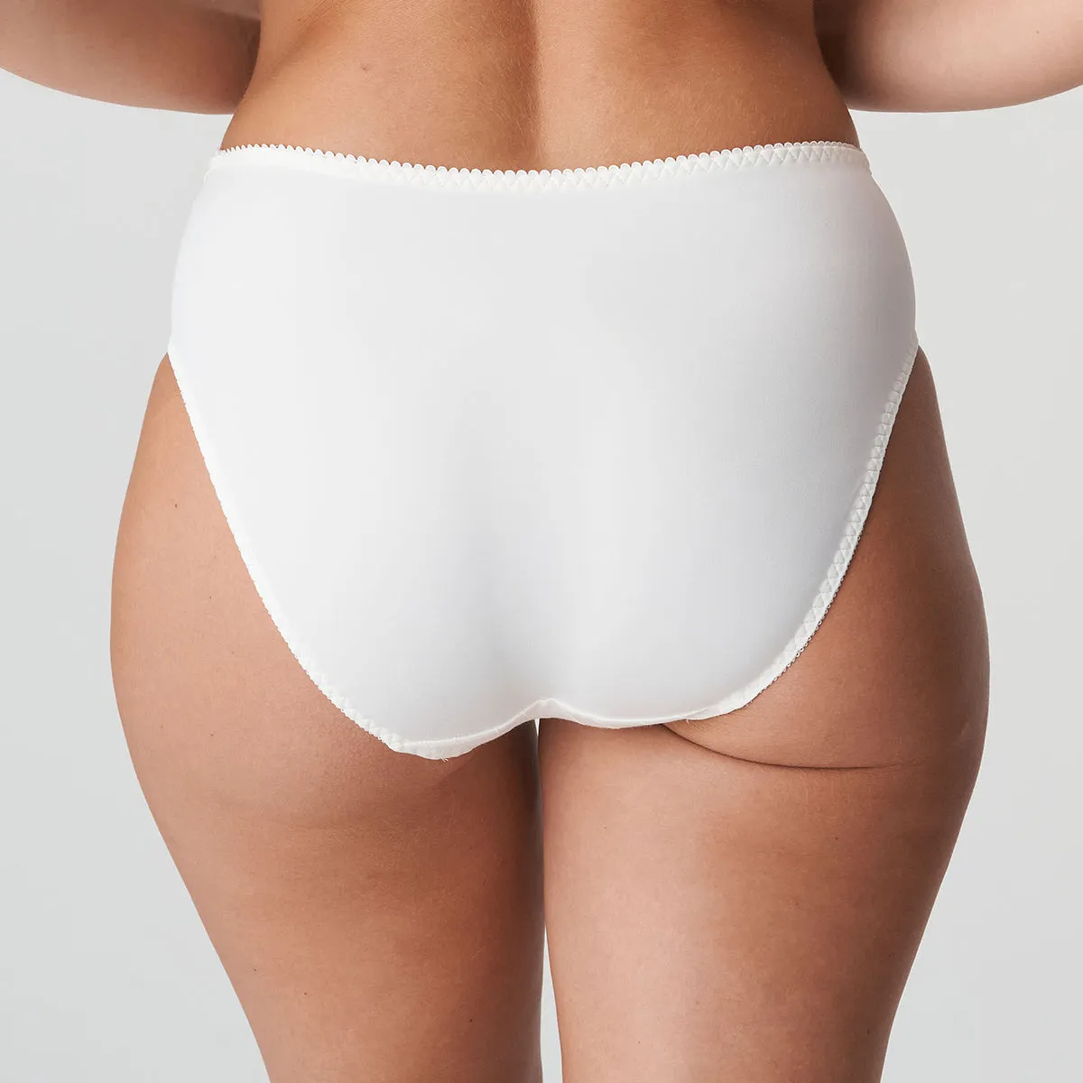 PrimaDonna Deauville Full Brief