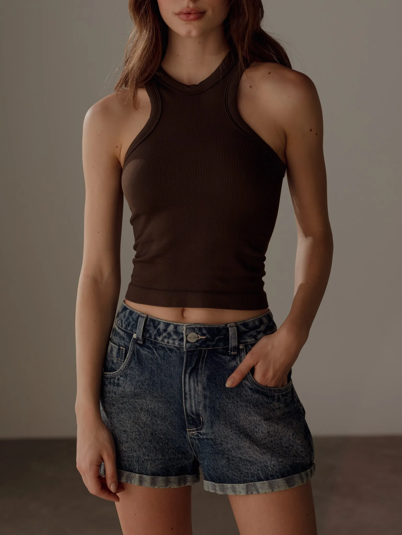 SEAMLESS TANK TOP - ESPRESSO