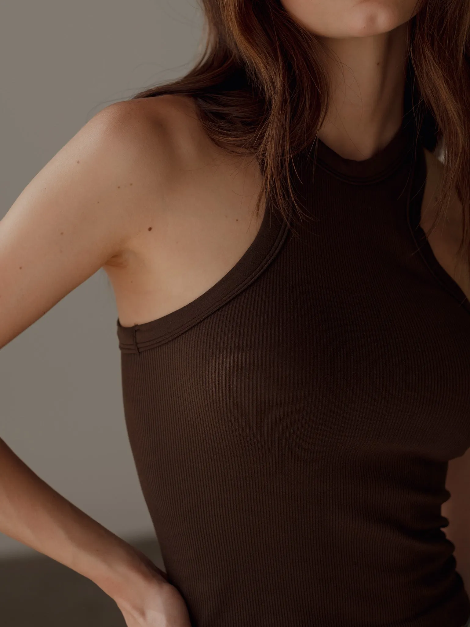 SEAMLESS TANK TOP - ESPRESSO