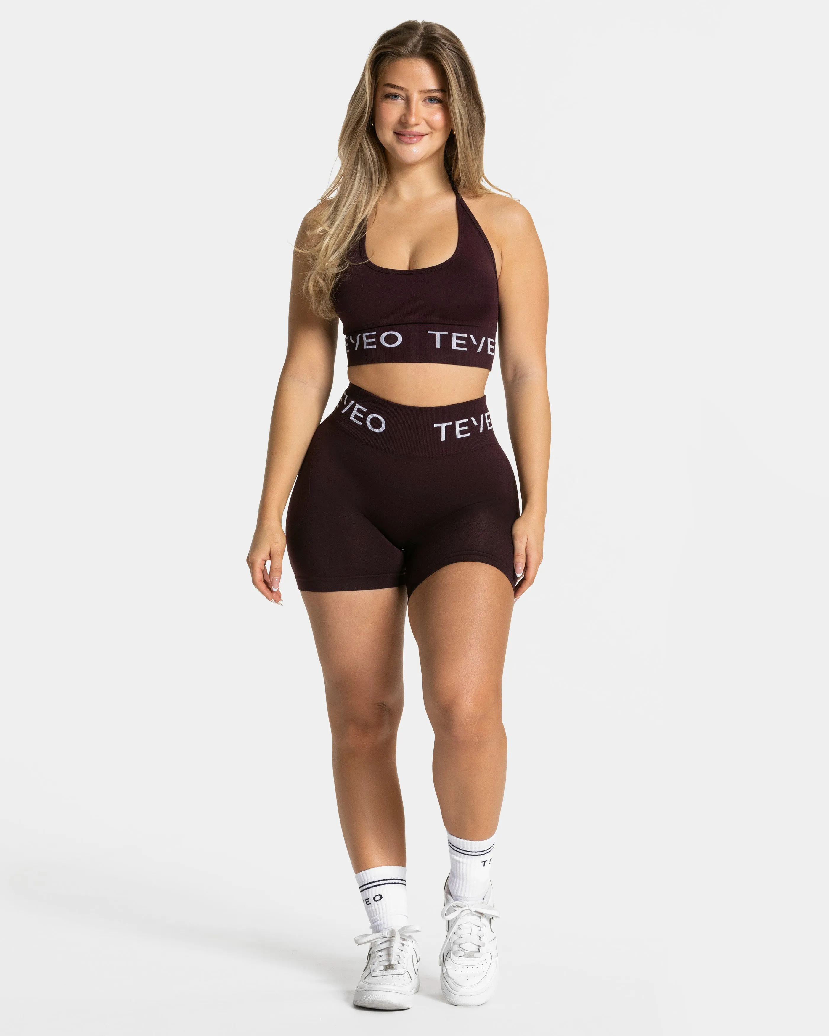 Signature Covert Scrunch Short "Merlot"