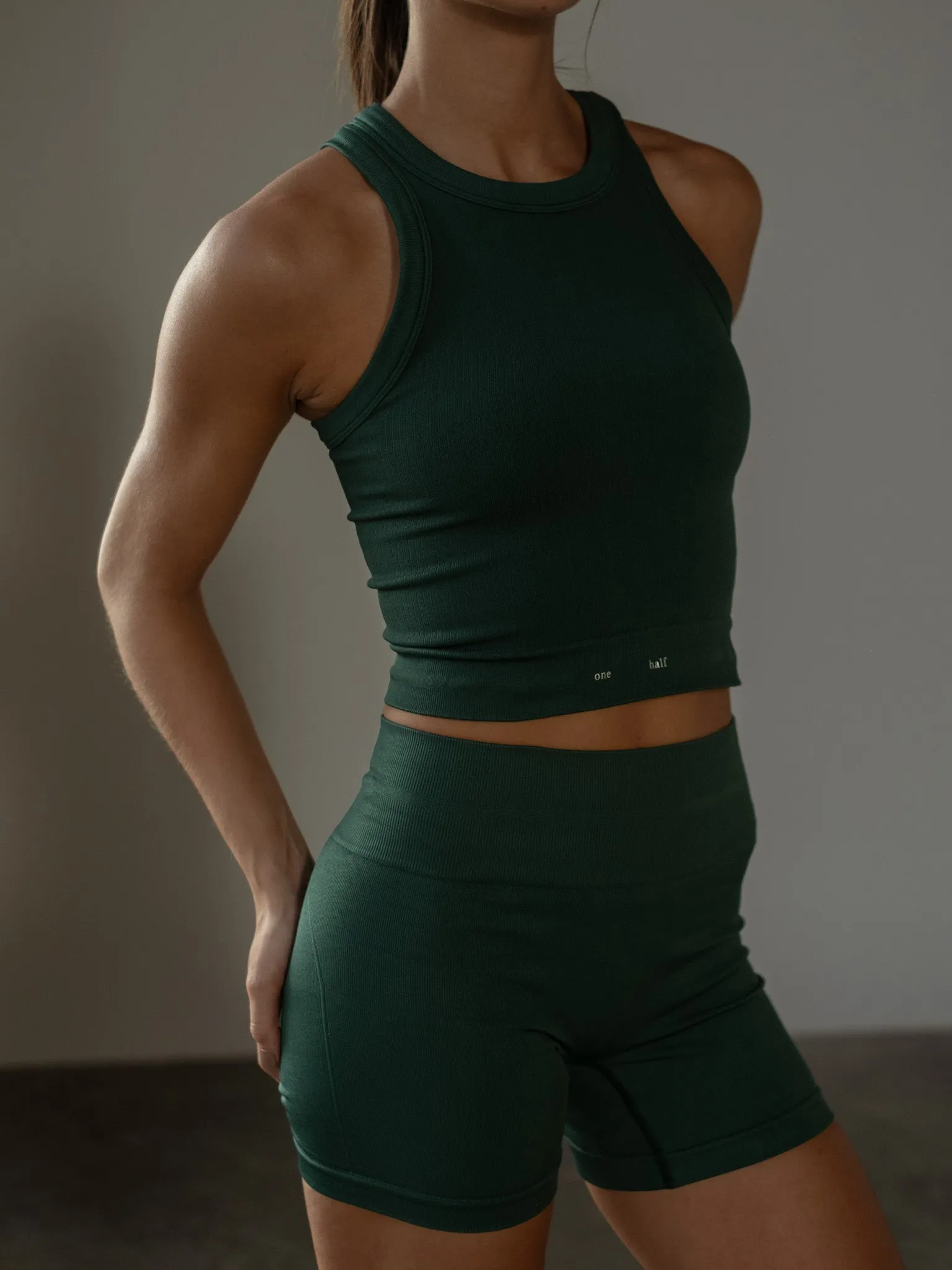 STRETCH SEAMLESS TANK  - MYSTIC GREEN