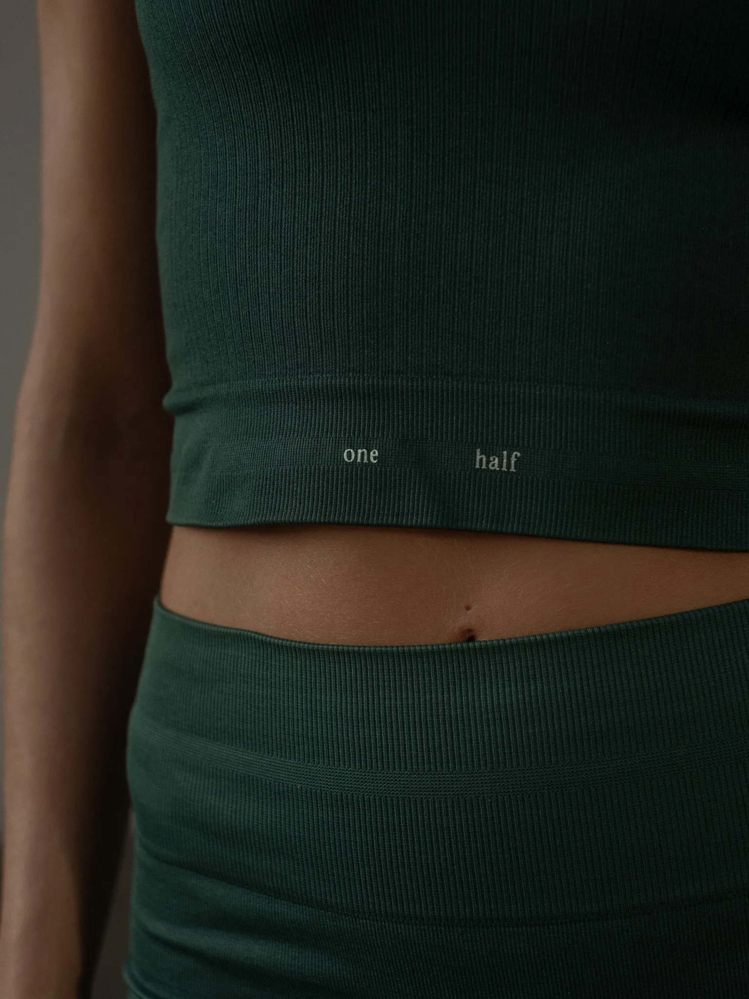 STRETCH SEAMLESS TANK  - MYSTIC GREEN
